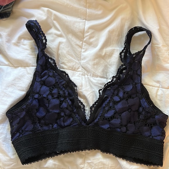 Lacey Bralette - Picture 2 of 3